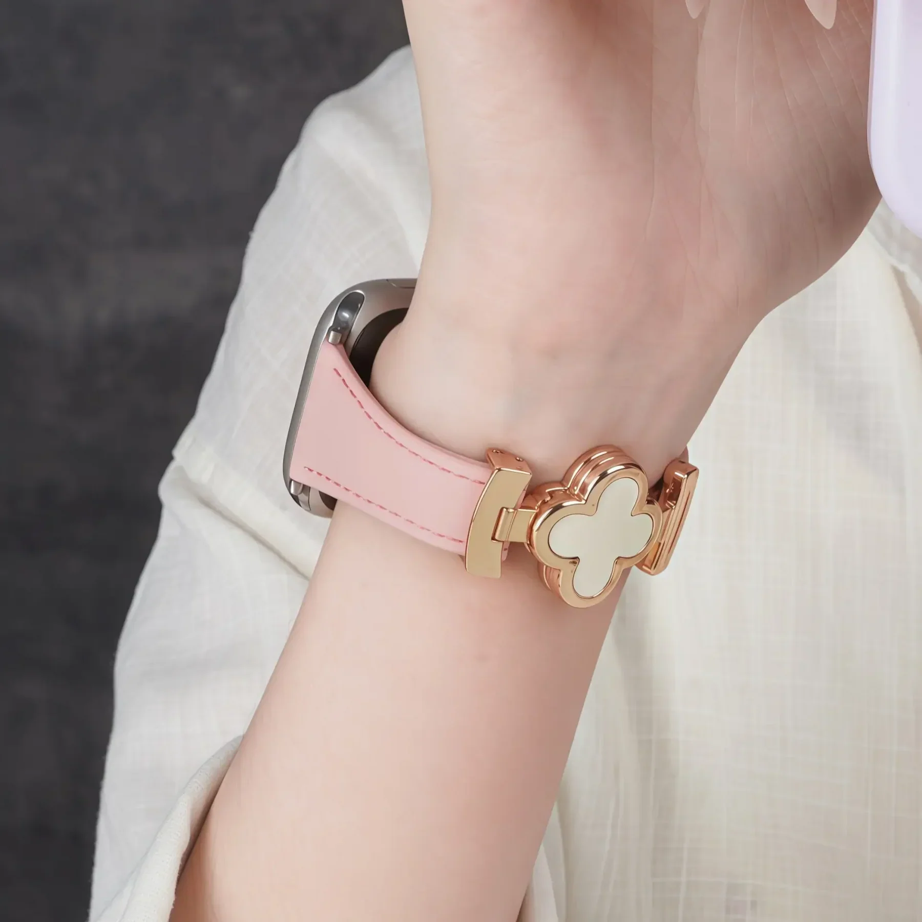Lucky Flower Strap